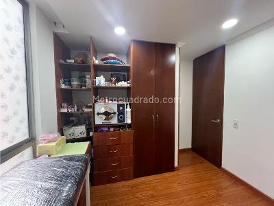Apartamento en venta en Quinta Paredes, Bogotá · foto 9 de 13
