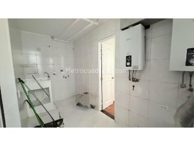 Apartamento de 3 alcobas en venta en Santa Barbara, Bogotá, 207 m² · foto 7 de 19