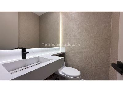 Apartamento de 3 alcobas en venta en Santa Barbara, Bogotá, 207 m² · foto 8 de 19