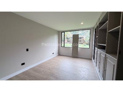 Apartamento de 3 alcobas en venta en Santa Barbara, Bogotá, 207 m² · foto 15 de 19
