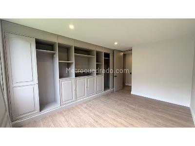 Apartamento de 3 alcobas en venta en Santa Barbara, Bogotá, 207 m² · foto 16 de 19