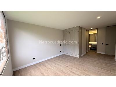 Apartamento de 3 alcobas en venta en Santa Barbara, Bogotá, 207 m² · foto 17 de 19