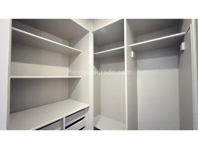 Apartamento de 3 alcobas en venta en Santa Barbara, Bogotá, 207 m² · foto 18 de 19