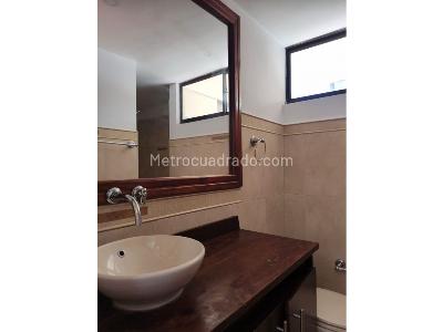 Apartamento en venta en Santa Barbara Central, Bogotá · foto 3 de 8