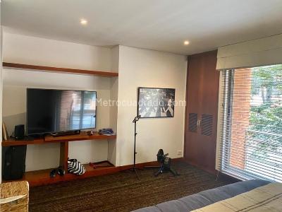 Apartamento de 1 alcoba en venta en Chico Reservado, Bogotá, 98 m² · foto 6 de 11