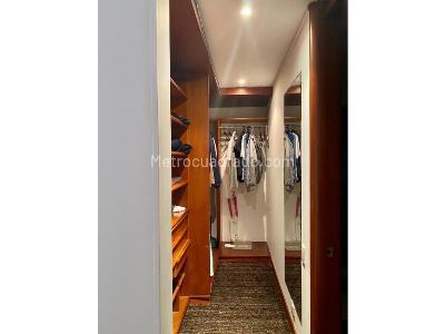 Apartamento de 1 alcoba en venta en Chico Reservado, Bogotá, 98 m² · foto 7 de 11