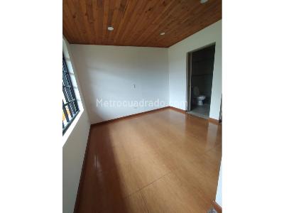 Casa en arriendo en El Hato, La Calera · foto 4 de 20