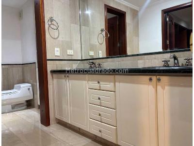Apartamento en venta en Santa Barbara Central, Bogotá · foto 9 de 19