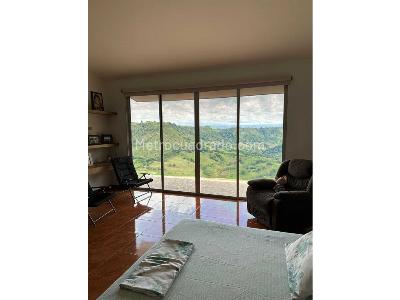 Casa de 3 alcobas en arriendo en Cerritos, Pereira, 401 m² · foto 6 de 20
