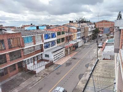 Casa de 5 alcobas en venta en Zona Industrial Puente Aranda, Bogotá, 285 m² · foto 4 de 10