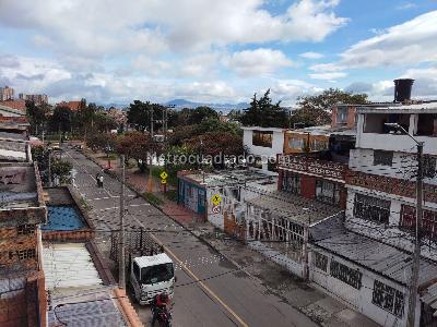 Casa de 5 alcobas en venta en Zona Industrial Puente Aranda, Bogotá, 285 m² · foto 5 de 10