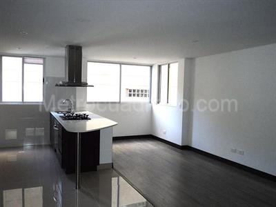 Apartamento de 3 alcobas en venta en Bella Suiza Alta, Bogotá, 202 m² · foto 2 de 6