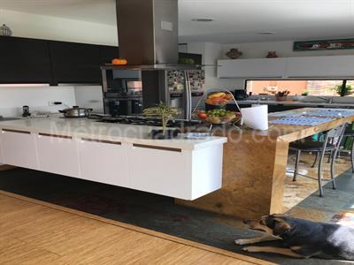 Casa de 4 alcobas en venta en San Jose De Bavaria, Bogotá, 850 m² · foto 3 de 13