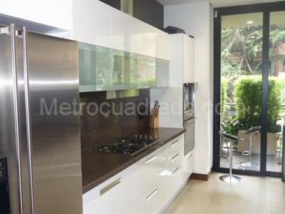 Apartamento de 3 alcobas en venta en El Refugio, Bogotá, 264 m² · foto 18 de 19
