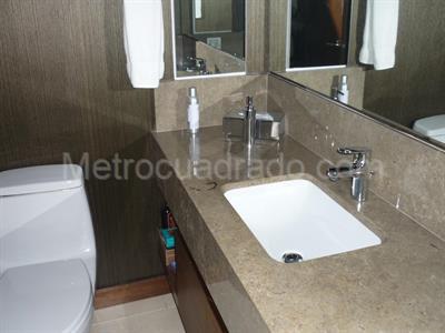 Apartamento de 3 alcobas en venta en El Refugio, Bogotá, 264 m² · foto 6 de 19