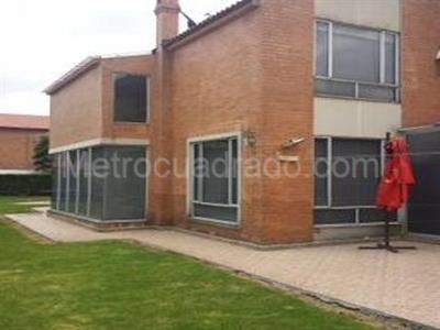 Casa de 4 alcobas en venta en San Jose De Bavaria, Bogotá, 685 m² · foto 9 de 18
