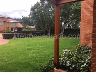 Casa de 5 alcobas en venta en San Simon, Bogotá, 2000 m² · foto 2 de 20