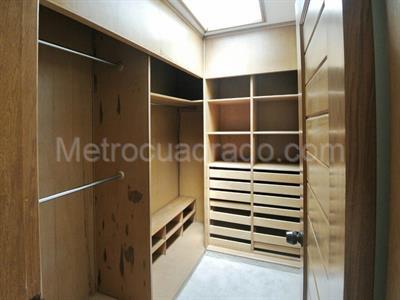 Apartamento de 4 alcobas en venta en La Carolina, Bogotá, 396 m² · foto 4 de 8