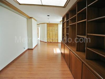 Apartamento de 4 alcobas en venta en La Carolina, Bogotá, 396 m² · foto 6 de 8