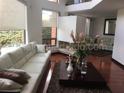 Casa de 3 alcobas en venta en Camino De Arrayanes, Bogotá, 287 m² · foto 2 de 19