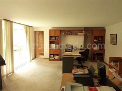 Apartamento de 3 alcobas en venta en Chico, Bogotá, 213 m² · foto 4 de 6
