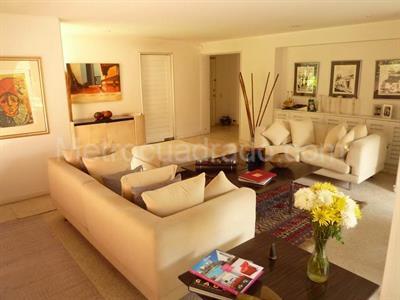 Apartamento de 3 alcobas en venta en Chico, Bogotá, 213 m² · foto 5 de 6
