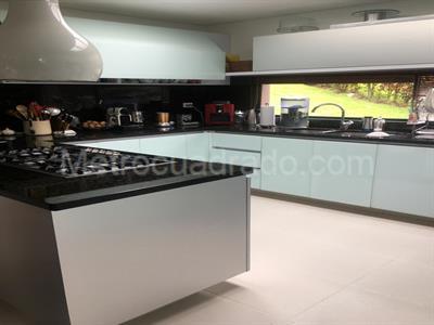 Casa de 3 alcobas en arriendo en Bogotá, 388 m² · foto 3 de 10