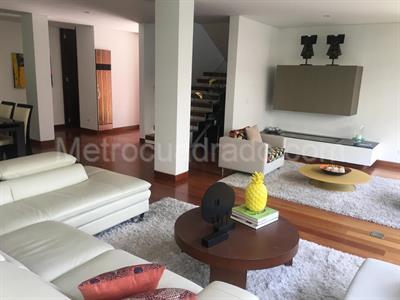 Casa de 3 alcobas en venta en Cerros De Suba, Bogotá, 290 m² · foto 2 de 20