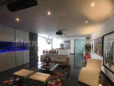 Apartamento de 2 alcobas en venta en Chico Reservado, Bogotá, 212 m² · foto 9 de 15