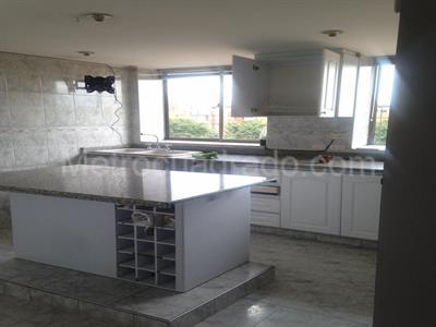 Apartamento de 3 alcobas en venta en Santa Barbara Occidental, Bogotá, 180 m² · foto 11 de 12