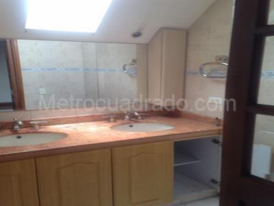 Apartamento de 3 alcobas en venta en Santa Barbara Occidental, Bogotá, 180 m² · foto 4 de 12