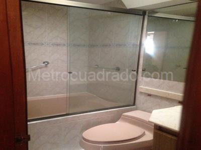 Apartamento de 3 alcobas en venta en Santa Barbara Occidental, Bogotá, 180 m² · foto 6 de 12