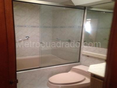 Apartamento de 3 alcobas en venta en Santa Barbara Occidental, Bogotá, 180 m² · foto 8 de 12
