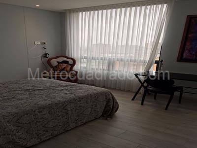 Apartamento de 3 alcobas en venta en Los Rosales, Bogotá, 254 m² · foto 3 de 9