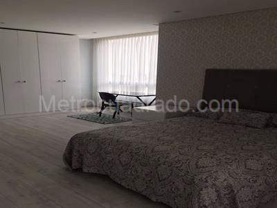 Apartamento de 3 alcobas en venta en Los Rosales, Bogotá, 254 m² · foto 4 de 9