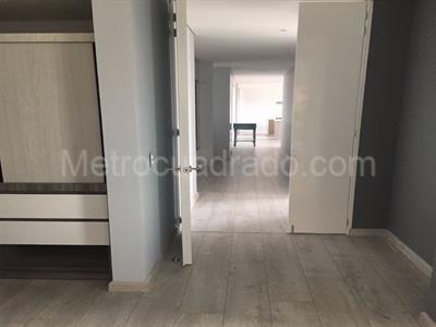 Apartamento de 3 alcobas en venta en Los Rosales, Bogotá, 254 m² · foto 9 de 9