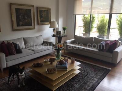 Apartamento de 3 alcobas en venta en Chico Reservado, Bogotá, 208 m² · foto 2 de 14