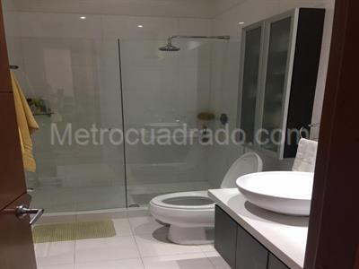 Apartamento de 3 alcobas en venta en Chico Reservado, Bogotá, 208 m² · foto 3 de 14