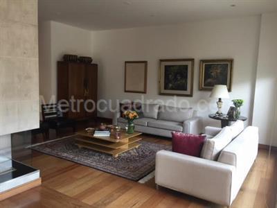 Apartamento de 3 alcobas en venta en Chico Reservado, Bogotá, 208 m² · foto 9 de 14