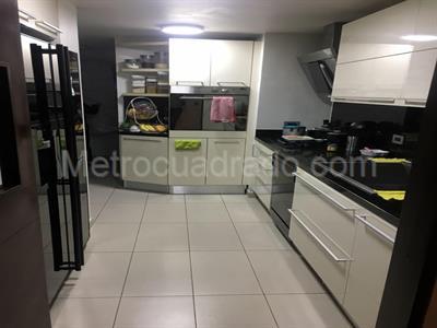 Apartamento en venta en Niza, Bogotá · foto 7 de 15