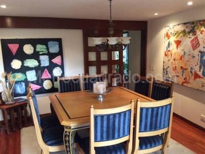 Apartamento de 3 alcobas en venta en Los Rosales, Bogotá, 200 m² · foto 3 de 13