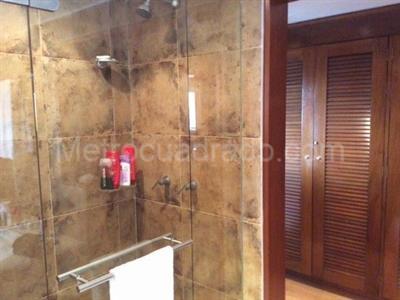 Apartamento de 3 alcobas en venta en Los Rosales, Bogotá, 200 m² · foto 6 de 13
