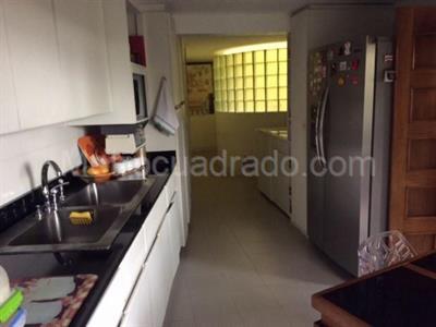 Apartamento de 3 alcobas en venta en Los Rosales, Bogotá, 200 m² · foto 8 de 13