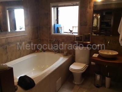 Apartamento de 3 alcobas en venta en Los Rosales, Bogotá, 200 m² · foto 10 de 13