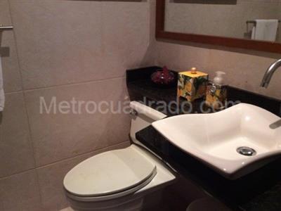 Apartamento de 3 alcobas en venta en Los Rosales, Bogotá, 200 m² · foto 11 de 13