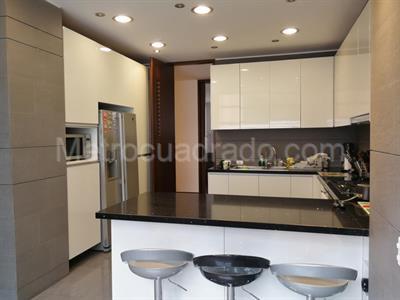 Apartamento de 3 alcobas en venta en Los Rosales, Bogotá, 210 m² · foto 10 de 17