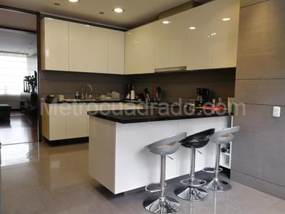 Apartamento de 3 alcobas en venta en Los Rosales, Bogotá, 210 m² · foto 11 de 17