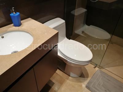 Apartamento de 3 alcobas en venta en Los Rosales, Bogotá, 210 m² · foto 14 de 17
