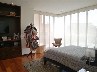 Apartamento de 3 alcobas en venta en Los Rosales, Bogotá, 210 m² · foto 16 de 17