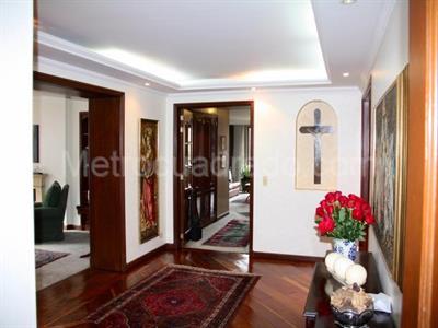 Apartamento de 3 alcobas en venta en San Patricio, Bogotá, 273 m² · foto 4 de 16